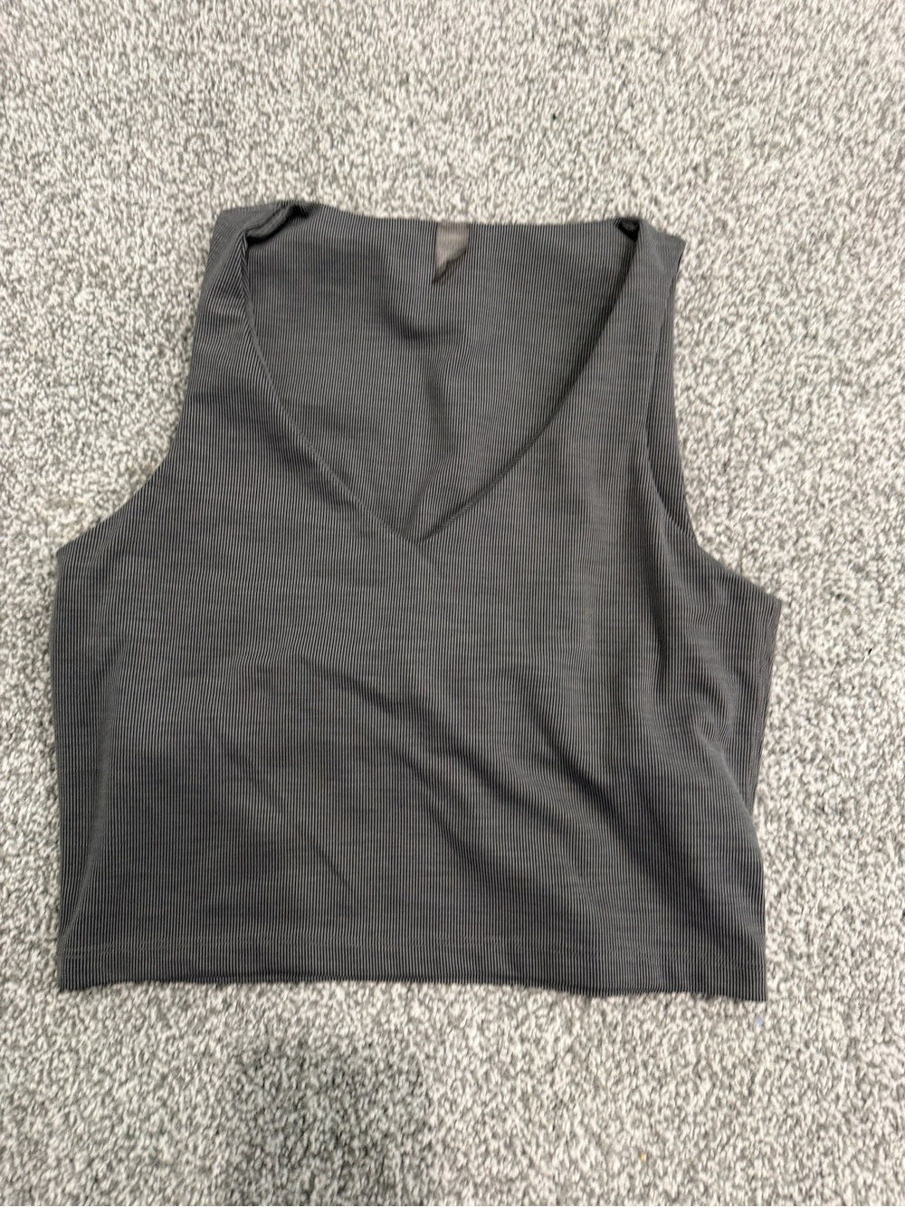 Beyond Yoga Ribbed V-Neck Cropped Tank - Black